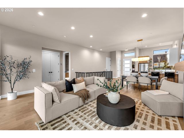 2509 E 6TH St, Vancouver, WA 98661