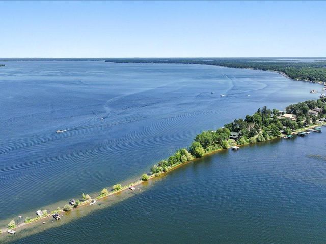 10323 Gull Point Rd, East Gull Lake, MN 56401