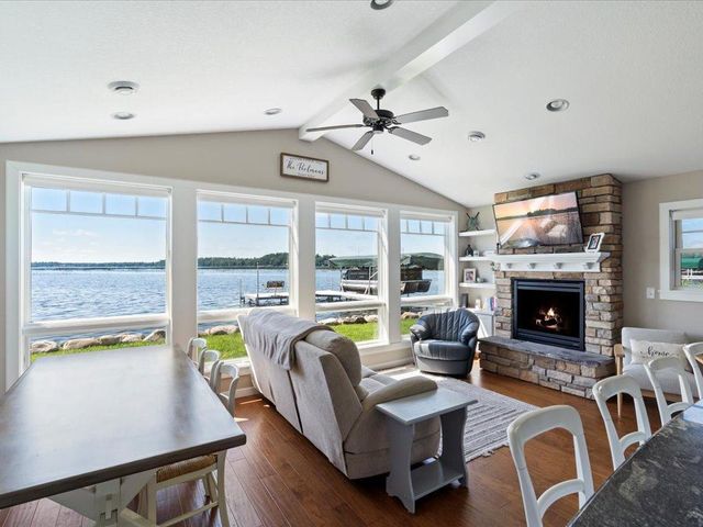 10323 Gull Point Rd, East Gull Lake, MN 56401