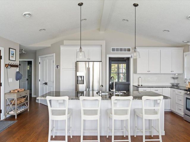 10323 Gull Point Rd, East Gull Lake, MN 56401