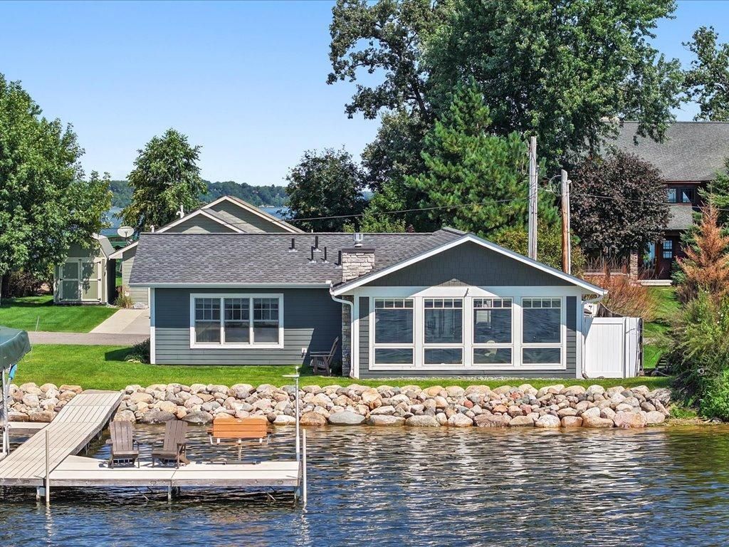 10323 Gull Point Rd, East Gull Lake, MN 56401