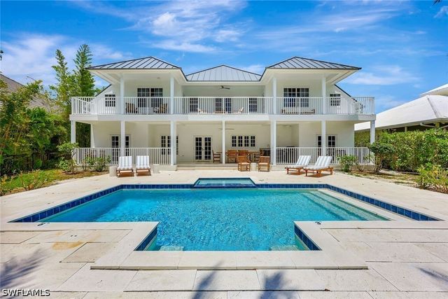 1500 Pelican AVE, Naples, FL 34102