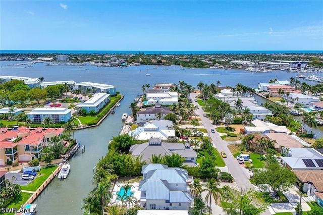 1500 Pelican AVE, Naples, FL 34102