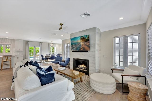 1500 Pelican AVE, Naples, FL 34102