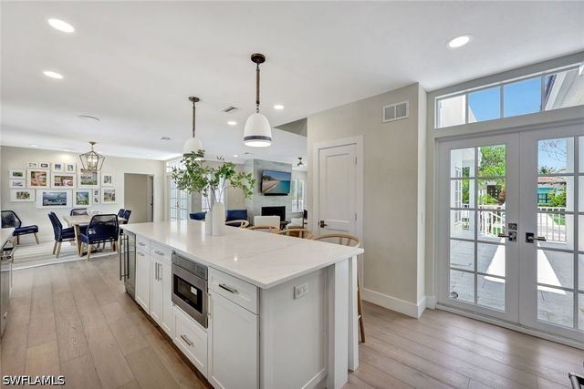 1500 Pelican AVE, Naples, FL 34102