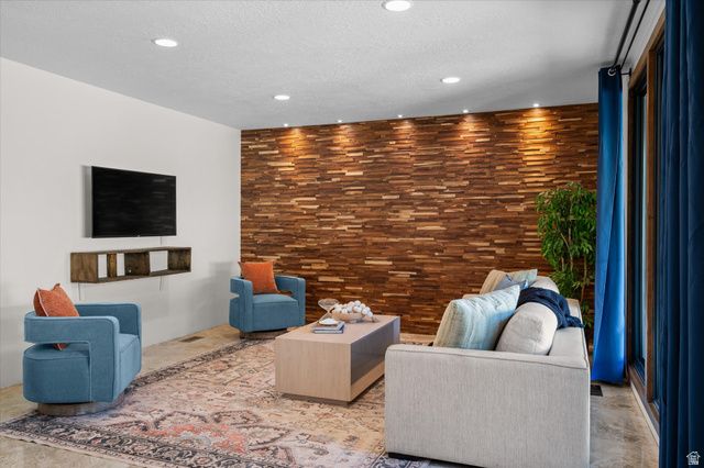 1593 E SECLUDED CIR, Ogden, UT 84403