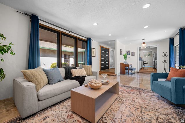 1593 E SECLUDED CIR, Ogden, UT 84403