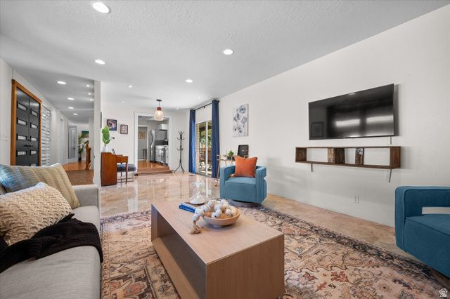 1593 E SECLUDED CIR, Ogden, UT 84403