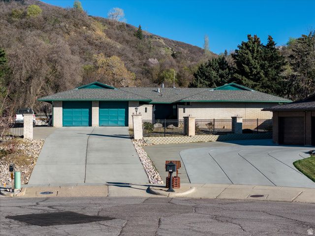 1593 E SECLUDED CIR, Ogden, UT 84403
