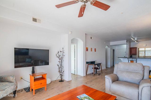 920 E DEVONSHIRE Avenue 3025, Phoenix, AZ 85014