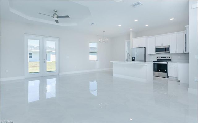 423 Yolanda ST, Lehigh Acres, FL 33972