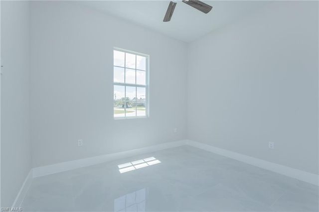 423 Yolanda ST, Lehigh Acres, FL 33972