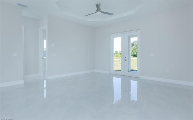 423 Yolanda ST, Lehigh Acres, FL 33972