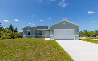 423 Yolanda ST, Lehigh Acres, FL 33972