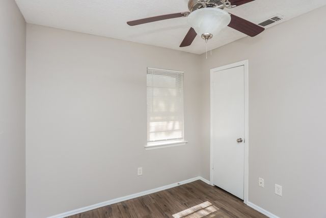 604 Stonewall Drive, Euless, TX 76039