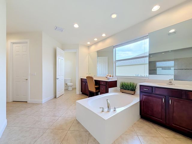728 Fortunella Circle SW, Vero Beach, FL 32968