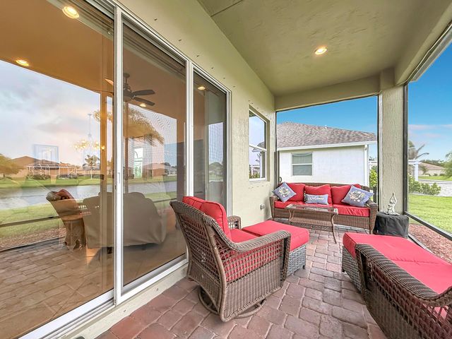728 Fortunella Circle SW, Vero Beach, FL 32968