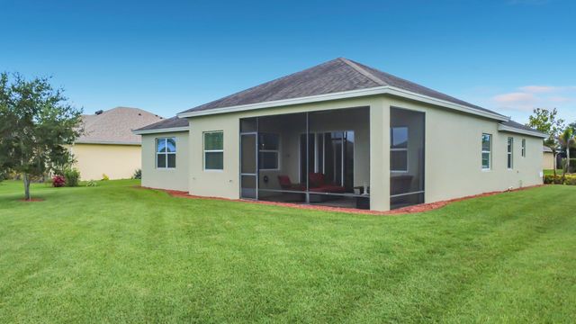 728 Fortunella Circle SW, Vero Beach, FL 32968