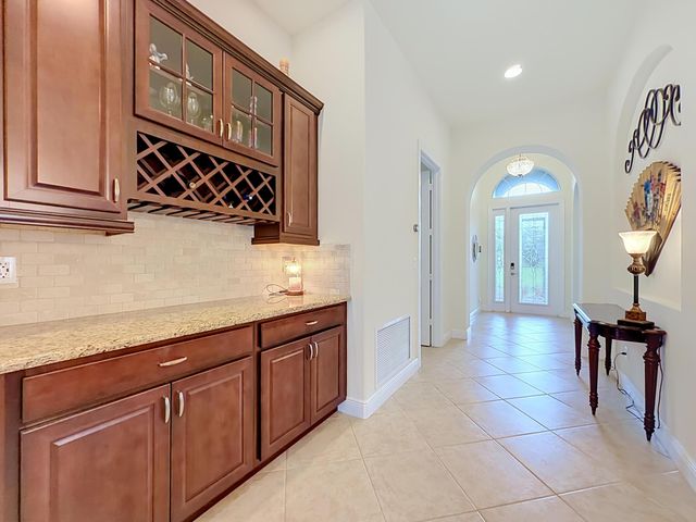 728 Fortunella Circle SW, Vero Beach, FL 32968