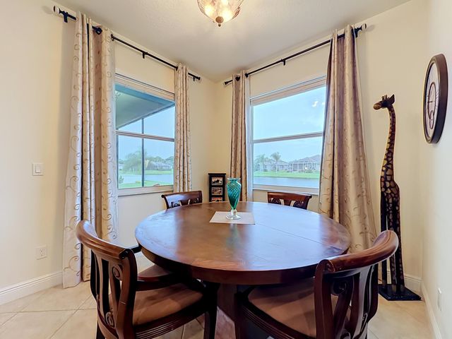 728 Fortunella Circle SW, Vero Beach, FL 32968