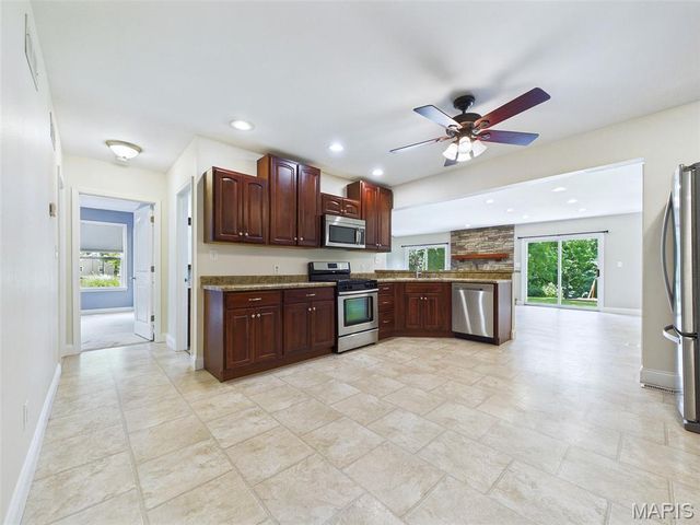 5906 Galli Lane, Collinsville, IL 62234