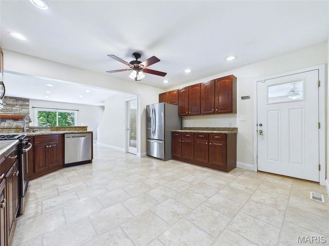 5906 Galli Lane, Collinsville, IL 62234