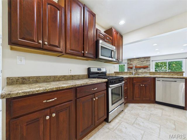 5906 Galli Lane, Collinsville, IL 62234