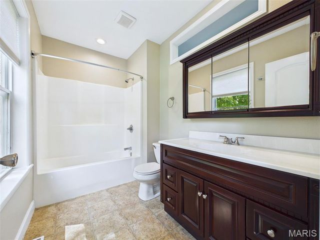 5906 Galli Lane, Collinsville, IL 62234