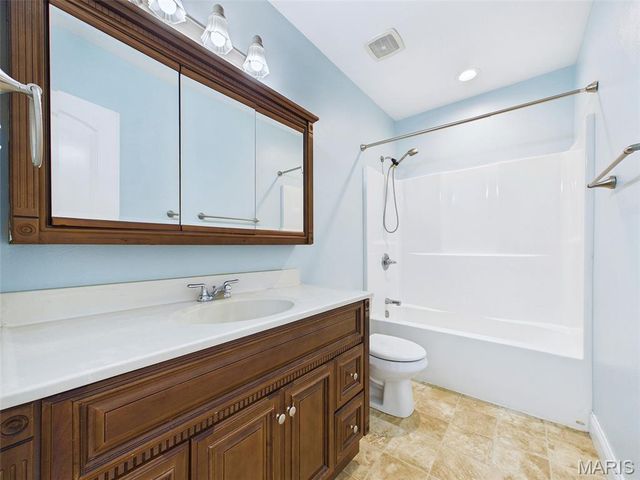5906 Galli Lane, Collinsville, IL 62234