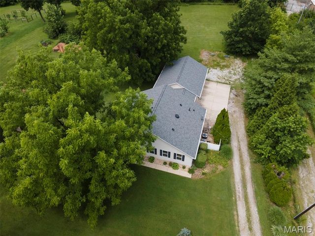5906 Galli Lane, Collinsville, IL 62234