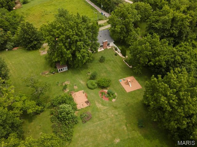 5906 Galli Lane, Collinsville, IL 62234