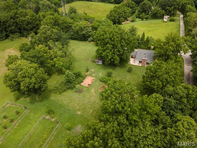 5906 Galli Lane, Collinsville, IL 62234