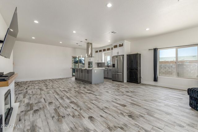 12459 W LOBO Drive, Arizona City, AZ 85123