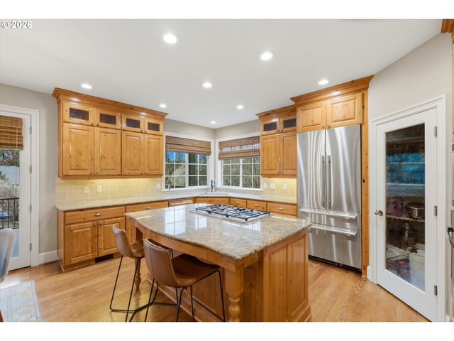 3987 WHEELER Ln, West Linn, OR 97068