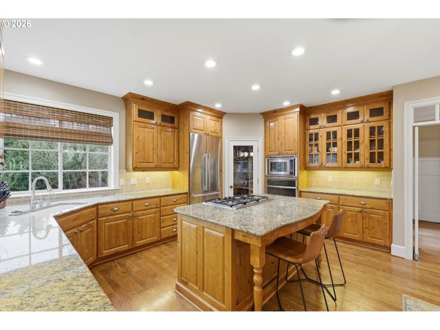 3987 WHEELER Ln, West Linn, OR 97068