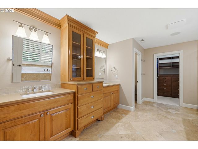 3987 WHEELER Ln, West Linn, OR 97068