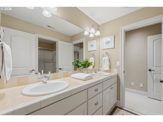 3987 WHEELER Ln, West Linn, OR 97068