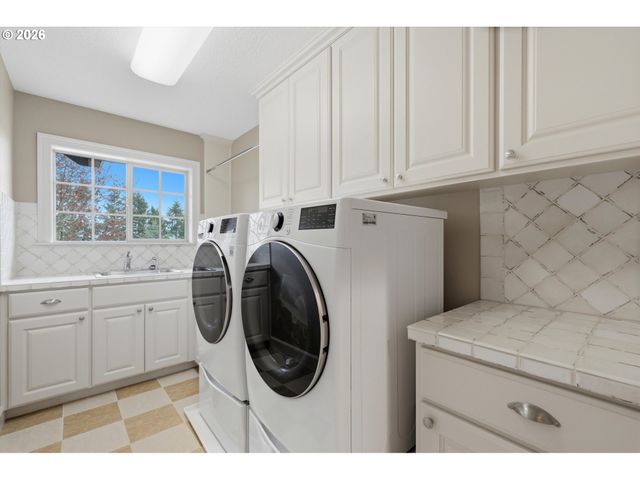 3987 WHEELER Ln, West Linn, OR 97068