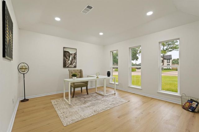 3351 S Sutton Square, Stafford, TX 77477