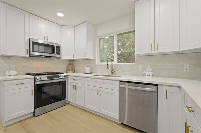 3351 S Sutton Square, Stafford, TX 77477