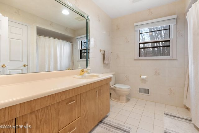 25 Cherokee Road, East Brunswick, NJ 08816