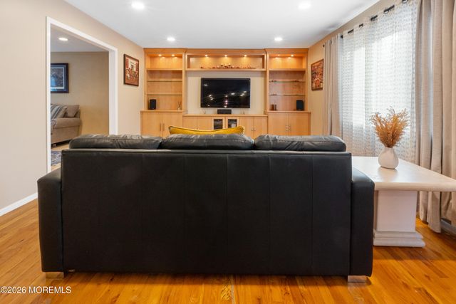 25 Cherokee Road, East Brunswick, NJ 08816