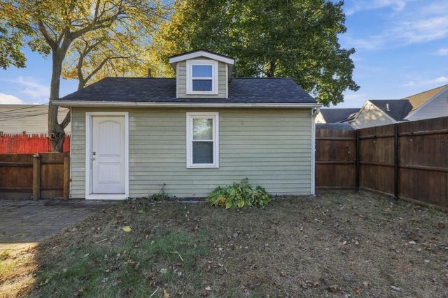 14 Harrison St, Framingham, MA 01702