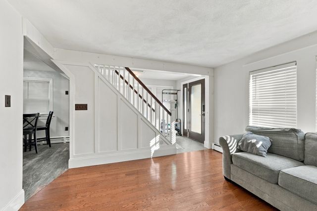 14 Harrison St, Framingham, MA 01702