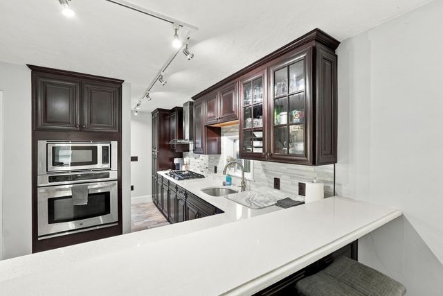 14 Harrison St, Framingham, MA 01702