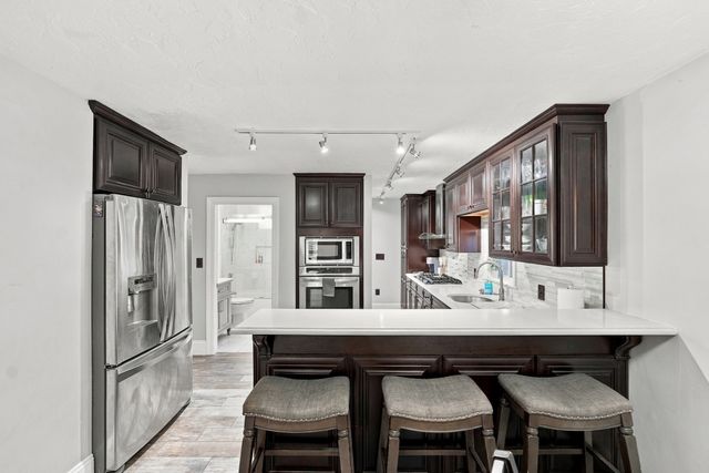 14 Harrison St, Framingham, MA 01702