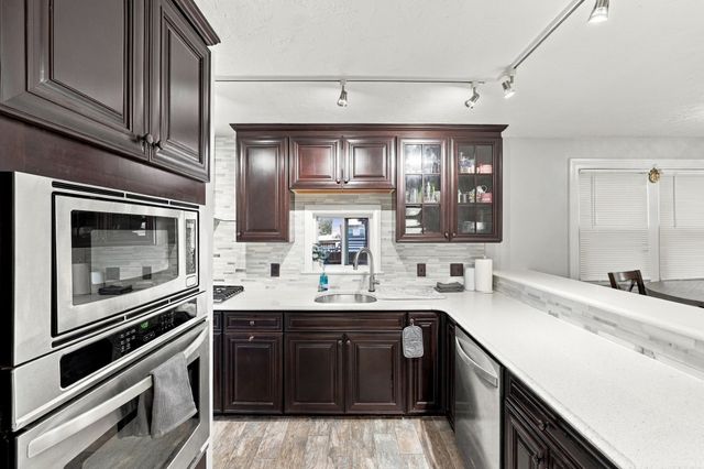 14 Harrison St, Framingham, MA 01702