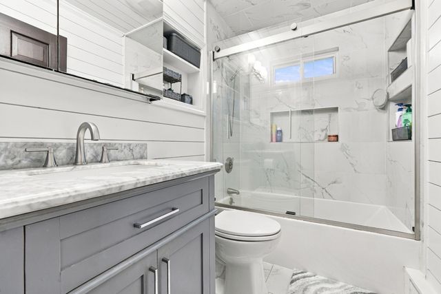 14 Harrison St, Framingham, MA 01702