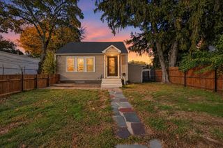 14 Harrison St, Framingham, MA 01702