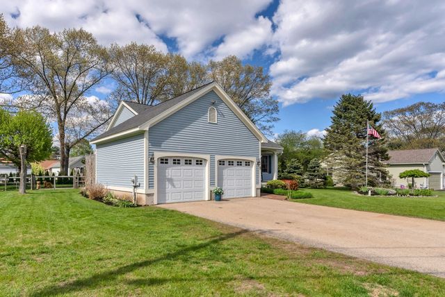 9 Marshview Circle, Seabrook, NH 03874